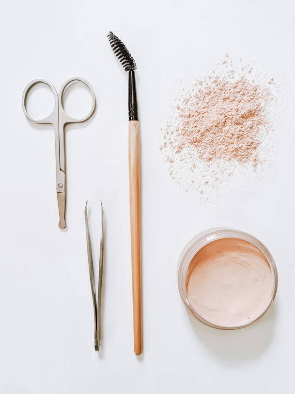 lash and brow tools used with FDA products at Radiant Aesthetics